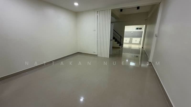 Baan Manorom 4 Leab Klong 2, Bangkok, Soi Leab Klong Song 19, Sam Wa Tawan Tok, Khlong Sam Wa, Bangkok, 2 Bedrooms, 90 sqm, Townhouse For Sale, by Nattakan nueaiam, 500459054 - DDproperty.com