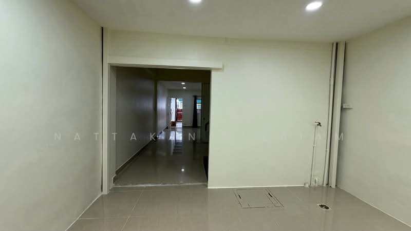 Baan Manorom 4 Leab Klong 2 : บ้านมโนรมย์ 4 เลียบคลองสอง, กรุงเทพ, ซอย เลียบคลองสอง 19, สามวาตะวันตก, คลองสามวา, กรุงเทพ, 90 ตร.ม., ทาวน์เฮ้าส์ ขาย, โดย Nattakan nueaiam, 500459054 - DDproperty.com