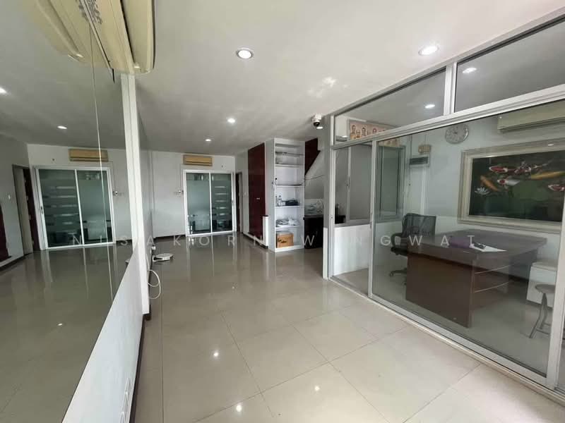 ทาวน์เฮ้าส์ 2-ห้องนอน, กรุงเทพ, ท่าแร้ง, บางเขน, กรุงเทพ, 200 ตร.ม., ทาวน์เฮ้าส์ ขาย, โดย Nisakorn Wingwat, 500459167 - DDproperty.com
