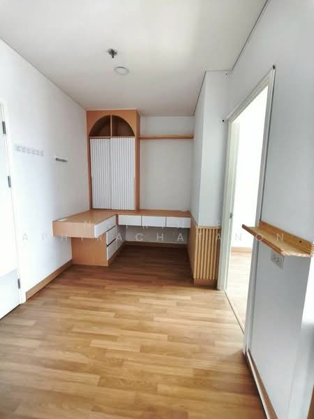 Lumpini Place Ratchada-Sathu, Bangkok, 501 3 Sathu Pradit 27 Alley, Chong Nonsi, Yan Nawa, Bangkok, 2 Bedrooms, 39 sqm, Condo For Rent, by Natrinee Aphirachatanon, 500459258 - DDproperty.com