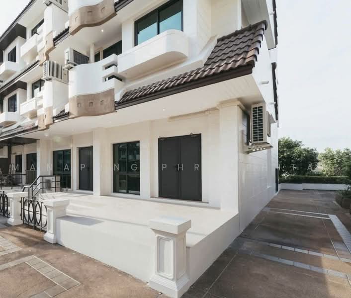 Regent 71 Place, Bangkok, Phra Kanong Nua, Watthana, Bangkok, 5 Bedrooms, 350 sqm, Townhouse For Rent, by Manapong Phromphitak, 500459296 - DDproperty.com