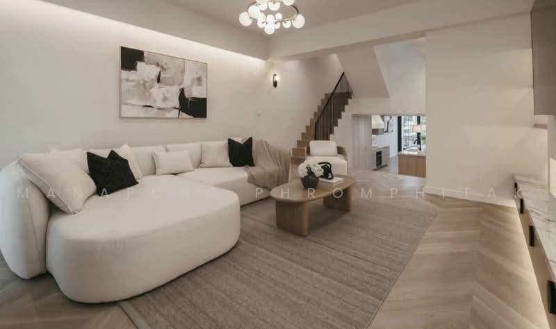 Regent 71 Place, Bangkok, Phra Kanong Nua, Watthana, Bangkok, 5 Bedrooms, 350 sqm, Townhouse For Rent, by Manapong Phromphitak, 500459296 - DDproperty.com