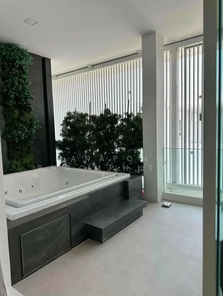 VIVE Ekkamai-Ramintra, Bangkok, Soi Yothin Phatthana 3, Nawamin, Bueng Kum, Bangkok, 4 Bedrooms, 371 sqm, Single Detached House For Rent, by Manapong Phromphitak, 500459317 - DDproperty.com