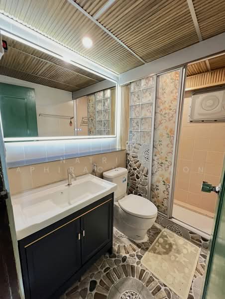 Thonglor Tower, Bangkok, Soi Thonglor, Sukhumvit 55 Road, Khlongtoei Nua, Watthana, Bangkok, 2 Bedrooms, 49 sqm, Condo For Rent, by Natrinee Aphirachatanon, 500459320 - DDproperty.com