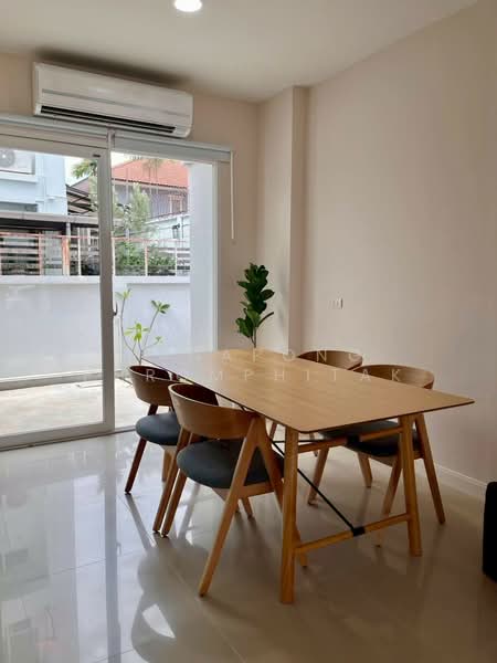 Baan Klang Muang S-Sense Rama 9-Ladprao : บ้านกลางเมือง เอสเซ้นส์ พระราม 9-ลาดพร้าว, กรุงเทพ, ซอยลาดพร้าว 84 ถนนลาดพร้าว, วังทองหลาง, กรุงเทพ, 180 ตร.ม., ทาวน์เฮ้าส์ ให้เช่า, โดย Manapong Phromphitak, 500459359 - DDproperty.com