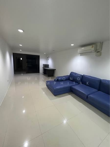 ทาวน์เฮ้าส์ 4-ห้องนอน, กรุงเทพ, หนองบอน, ประเวศ, กรุงเทพ, 325 ตร.ม., ทาวน์เฮ้าส์ ขาย, โดย Manapong Phromphitak, 500459373 - DDproperty.com