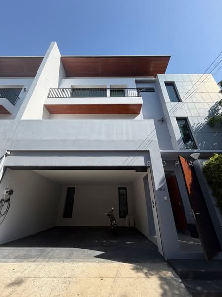 บ้าน 3-ห้องนอน, กรุงเทพ, คลองตันเหนือ, วัฒนา, กรุงเทพ, 350 ตร.ม., บ้านเดี่ยว ให้เช่า, โดย Boonraksa Sopak, 500459431 - DDproperty.com