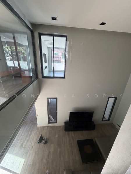 3-BR House, Bangkok, Khlong Tan Nua, Watthana, Bangkok, 3 Bedrooms, 350 sqm, Single Detached House For Rent, by Boonraksa Sopak, 500459431 - DDproperty.com