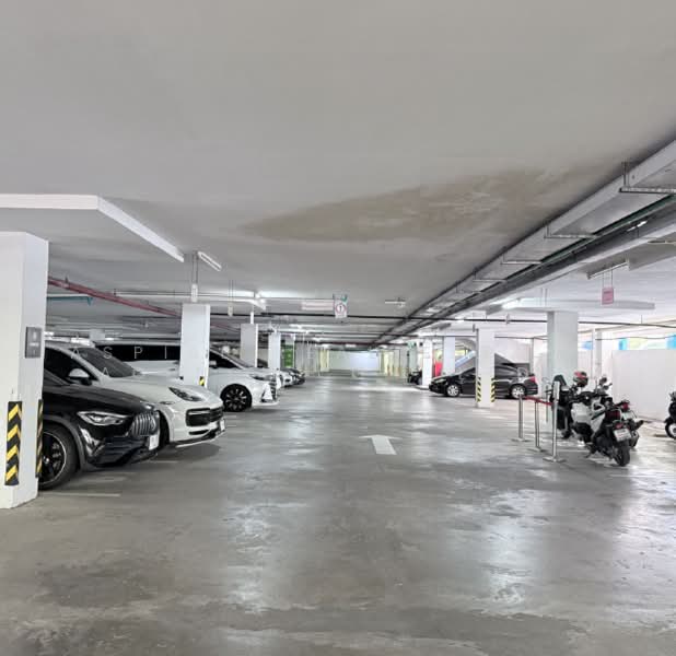 2-Storey Office Building, Rama 9, Bangkok, Bang Kapi, Huai Khwang, Bangkok, , 7,640 sqm, Office Space For Sale, by Aspire Real Estate Agency Co., Ltd., 500459528 - DDproperty.com