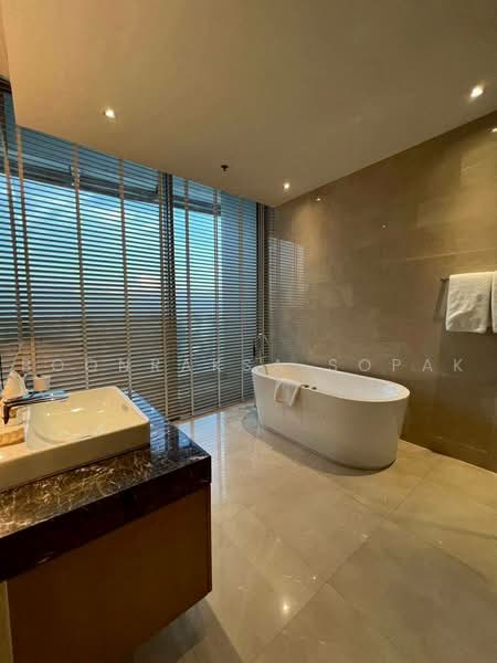 Magnolias Ratchadamri Boulevard, Bangkok, Ratchadamri Road, Lumphini, Pathum Wan, Bangkok, 3 Bedrooms, 360 sqm, Condo For Rent, by Boonraksa Sopak, 500459622 - DDproperty.com
