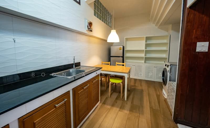 undefined, Bangkok, Khlong Tan Nua, Watthana, Bangkok, 5 Bedrooms, 350 sqm, Townhouse For Rent, by Boonraksa Sopak, 500459639 - DDproperty.com