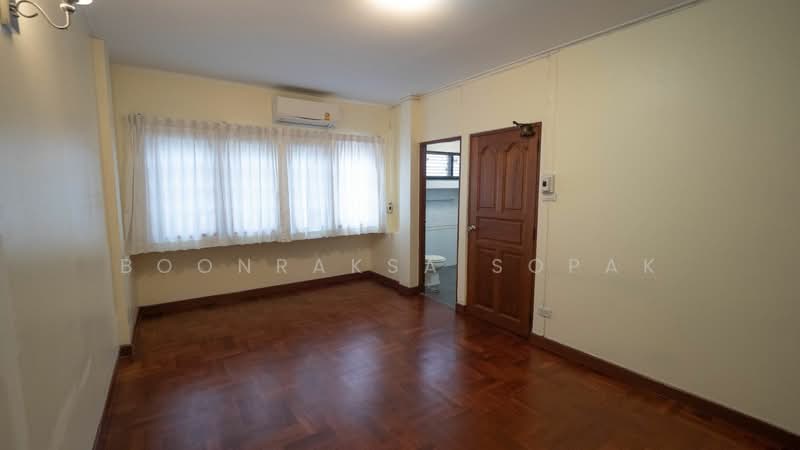 undefined, Bangkok, Khlong Tan Nua, Watthana, Bangkok, 5 Bedrooms, 350 sqm, Townhouse For Rent, by Boonraksa Sopak, 500459639 - DDproperty.com