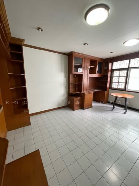 บ้าน 3-ห้องนอน, กรุงเทพ, ดินแดง, กรุงเทพ, 216 ตร.ม., บ้านเดี่ยว ให้เช่า, โดย Boonraksa Sopak, 500459651 - DDproperty.com