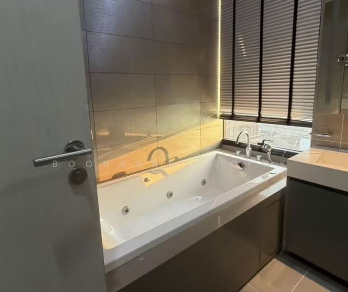 M Silom, Bangkok, 26 Narathiwas Ratchanakarin Road, Suriyawong, Bang Rak, Bangkok, 2 Bedrooms, 86 sqm, Condo For Rent, by Boonraksa Sopak, 500459656 - DDproperty.com