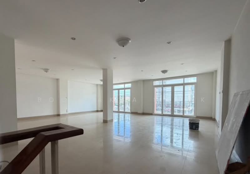 undefined, Bangkok, Praborommaharatchawang, Phra Nakhon, Bangkok, 4 Bedrooms, 500 sqm, Townhouse For Rent, by Boonraksa Sopak, 500459667 - DDproperty.com