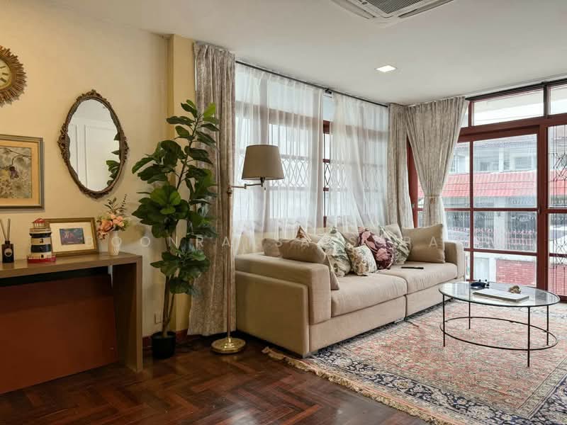 5-BR House, Bangkok, Din Daeng, Bangkok, 5 Bedrooms, 300 sqm, Single Detached House For Rent, by Boonraksa Sopak, 500459685 - DDproperty.com