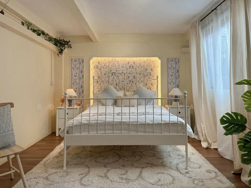 5-BR House, Bangkok, Din Daeng, Bangkok, 5 Bedrooms, 300 sqm, Single Detached House For Rent, by Boonraksa Sopak, 500459685 - DDproperty.com