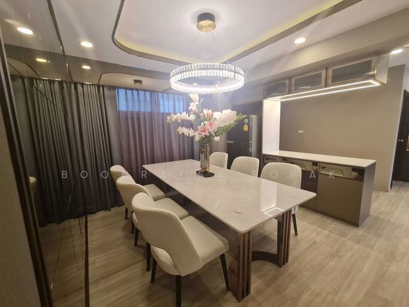 Royal Castle Sukhumvit, Bangkok, 30 Soi Sukhumvit 39, Khlongtoei Nua, Watthana, Bangkok, 3 Bedrooms, 140 sqm, Condo For Rent, by Boonraksa Sopak, 500459697 - DDproperty.com
