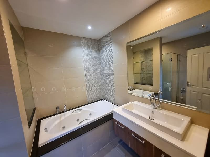 Grand Bangkok Boulevard Sathorn-Kanlapaphruek, Bangkok, Kanlapaphruek Road, Bang Khae, Bangkok, 5 Bedrooms, 400 sqm, Single Detached House For Rent, by Boonraksa Sopak, 500459711 - DDproperty.com