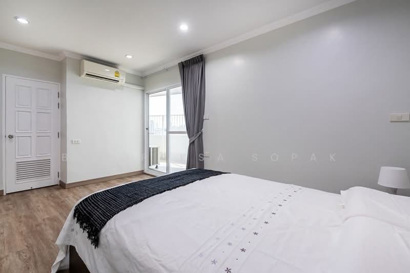 Fifty Fifth Tower, Bangkok, 84 Soi Sukhumvit 55, Sukhumvit Road, Khlong Tan Nua, Watthana, Bangkok, 3 Bedrooms, 223 sqm, Condo For Rent, by Boonraksa Sopak, 500459731 - DDproperty.com