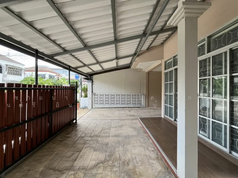 หมู่บ้าน คันทรี อิน ทาวน์, Nonthaburi, Bang Rak Noi, Muang Nonthaburi, Nonthaburi, 3 Bedrooms, 140 sqm, Semi-Detached House (Twin House) For Sale, by คุณกัปตัน, 500459801 - DDproperty.com