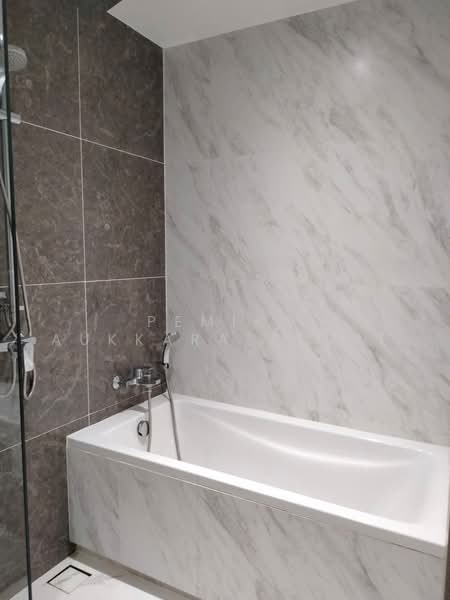 Fynn Asoke, Bangkok, 28 Sukhumvit 10 Alley, Khlong Toei, Bangkok, 1 Bedroom, 37 sqm, Condo For Sale, by Pemika Aukkaraleekul, 500459808 - DDproperty.com
