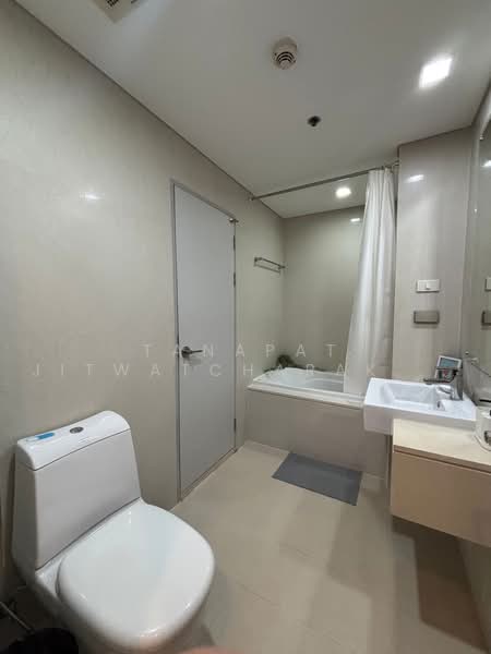 Le Luk Condominium, Bangkok, 1599 291 Sukhumvit Rd, Phra Kanong Nua, Watthana, Bangkok, 1 Bedroom, 52 sqm, Condo For Rent, by Tanapat Jitwatcharakomol, 500459825 - DDproperty.com