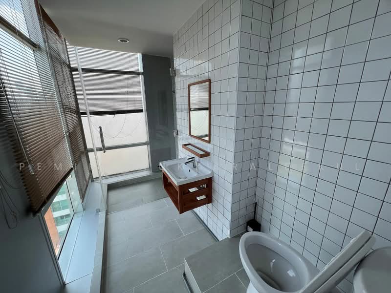 Baan Sathorn Chao Phraya, Bangkok, 931 Charoen Nakhon 15 A Alley, Khlong Ton Sai, Khlong San, Bangkok, 2 Bedrooms, 80 sqm, Condo For Sale, by Pemika Aukkaraleekul, 500459844 - DDproperty.com