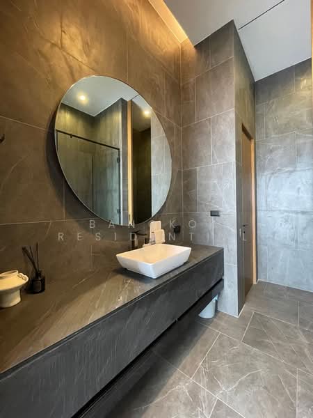 The Esse Asoke, Bangkok, 333 Soi Sukhumvit 21, Sukhumvit Road, Khlongtoei Nua, Watthana, Bangkok, 2 Bedrooms, 134 sqm, Condo For Rent, by Bangkok Residential, 500459907 - DDproperty.com