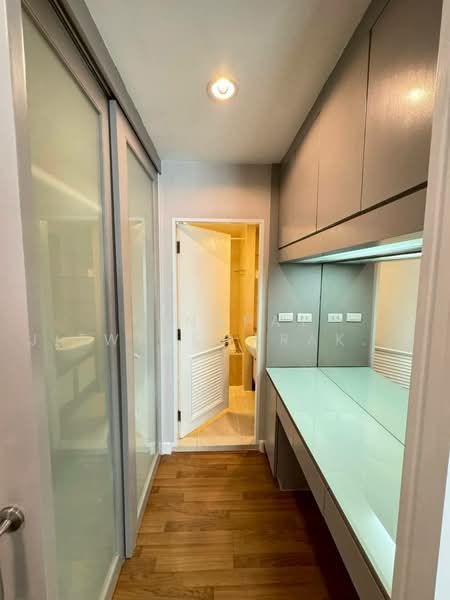The Clover Thonglor Residence, Bangkok, Soi Sukhumvit 55, Khlong Tan Nua, Watthana, Bangkok, 1 Bedroom, 37 sqm, Condo For Rent, by Tanapat Jitwatcharakomol, 500459936 - DDproperty.com
