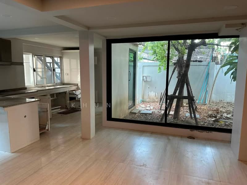 Home Office for Sale in the Heart of Ratchada–Sutthisan | Only 100m to MRT Sutthisan (SPSSR340), Bangkok, รัชดาภิเษก, Samsen Nok, Huai Khwang, Bangkok, , 200 sqm, Shophouse For Sale, by Khun Poon, 500459972 - DDproperty.com