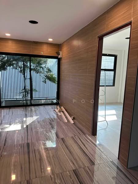 ขาย Home Office ใจกลางรัชดา–สุทธิสาร | ติด MRT สุทธิสาร (SPSSR340), กรุงเทพ, รัชดาภิเษก, สามเสนนอก, ห้วยขวาง, กรุงเทพ, 200 ตร.ม., ตึกแถว-อาคารพาณิชย์ ขาย, โดย Khun Poon, 500459972 - DDproperty.com