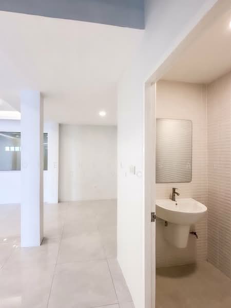Baan Klang Muang Rama 9 - Ladprao, Bangkok, Soi Ladprao 88, Wang Thonglang, Bangkok, 4 Bedrooms, 260 sqm, Townhouse For Sale, by HOME Real Estate Service, 500460008 - DDproperty.com