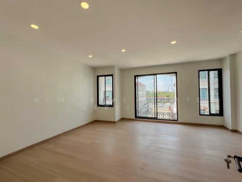 Baan Klang Muang Rama 9 - Ladprao, Bangkok, Soi Ladprao 88, Wang Thonglang, Bangkok, 4 Bedrooms, 260 sqm, Townhouse For Sale, by HOME Real Estate Service, 500460008 - DDproperty.com