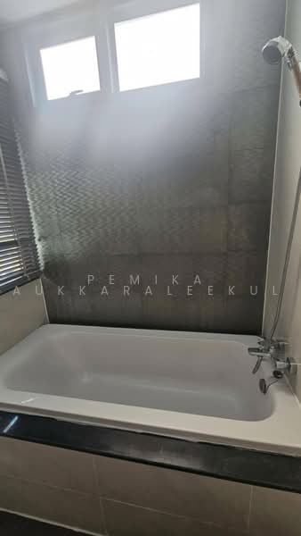 Mayfair Place Sukhumvit 50, Bangkok, Soi Sukhumvit 50, Phra Kanong, Khlong Toei, Bangkok, 2 Bedrooms, 72 sqm, Condo For Sale, by Pemika Aukkaraleekul, 500460009 - DDproperty.com