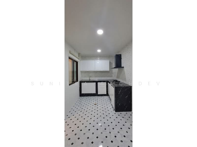 Pruksa Ville 73 Patthanakan, Bangkok, Soi Pattanakarn 38, Suan Luang, Bangkok, 3 Bedrooms, 160 sqm, Townhouse For Rent, by Sunitra Sachdev, 500460013 - DDproperty.com