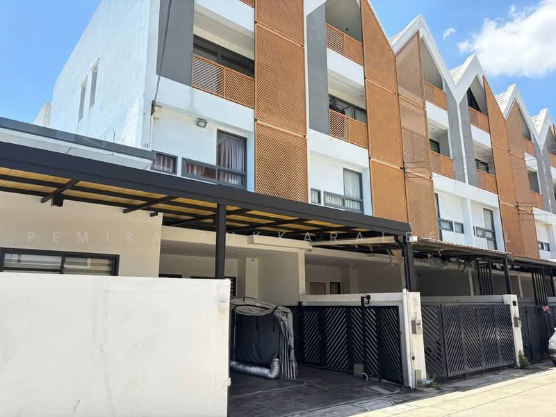 undefined, กรุงเทพ, ลาดพร้าว, กรุงเทพ, 325 ตร.ม., ทาวน์เฮ้าส์ ขาย, โดย Pemika Aukkaraleekul, 500460055 - DDproperty.com