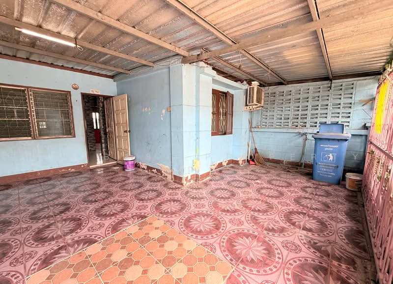 ทาวนเฮาสศรราชา ชลบร, Chon Buri (Pattaya), Nong - Kham, Si Racha, Chon Buri (Pattaya), 2 Bedrooms, 100 sqm, Townhouse For Sale, by The Best Property ตั๊กกี้, 500460066 - DDproperty.com