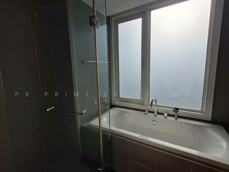 Siri At Sukhumvit, Bangkok, 902 Sukhumvit Road, Phra Kanong, Khlong Toei, Bangkok, 2 Bedrooms, 75 sqm, Condo For Rent, by PK PRIME ESTATE Co., Ltd., 500460098 - DDproperty.com