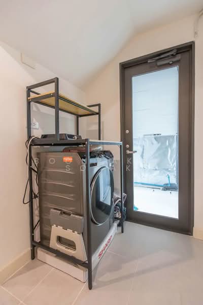 Baan Klang Muang Classe Ekkamai-Ramintra, Bangkok, Sukhonthasawat Road, Lat Phrao, Bangkok, 4 Bedrooms, 241 sqm, Single Detached House For Rent, by Boonraksa Sopak, 500460133 - DDproperty.com