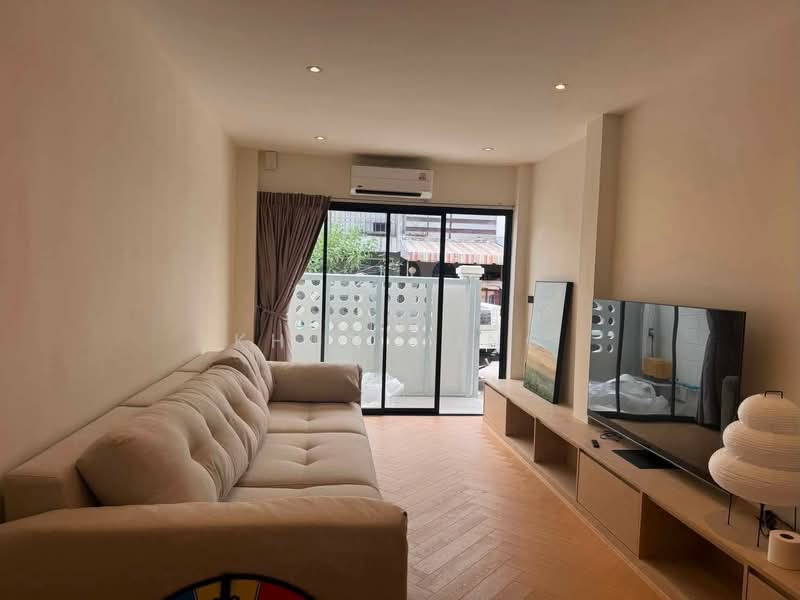 ใหเชาบานสวย 2 ชนพรอมเขาอย Pet Friendly | สขมวท 48 หาง BTS พระโขนง เพยง 1.3 กม. (SPSMG1, กรุงเทพ, สุขุมวิท 48, พระโขนง, คลองเตย, กรุงเทพ, 88 ตร.ม., ทาวน์เฮ้าส์ ให้เช่า, โดย Khun Ming, 500460164 - DDproperty.com