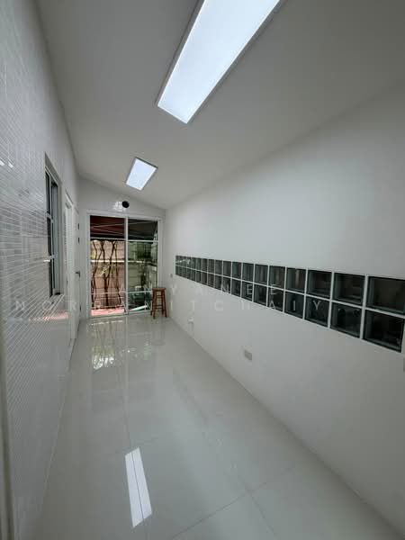 Baan Klang Krung The Nice Ratchavipha, Bangkok, 2 Kamphaeng Phet Road, Lat Yao, Chatuchak, Bangkok, 4 Bedrooms, 400 sqm, Single Detached House For Sale, by Anyanee Norranitchaiyakul, 500460211 - DDproperty.com