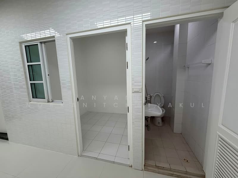 Baan Klang Krung The Nice Ratchavipha, Bangkok, 2 Kamphaeng Phet Road, Lat Yao, Chatuchak, Bangkok, 4 Bedrooms, 400 sqm, Single Detached House For Sale, by Anyanee Norranitchaiyakul, 500460211 - DDproperty.com