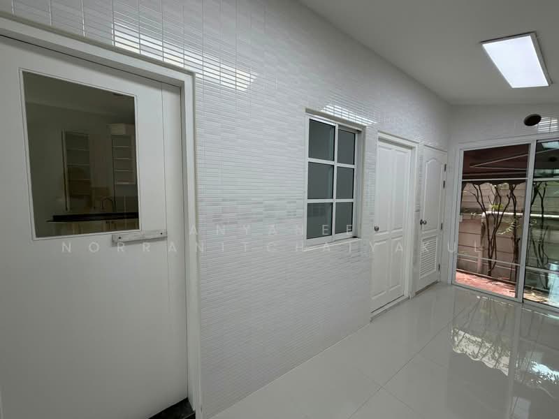 Baan Klang Krung The Nice Ratchavipha, Bangkok, 2 Kamphaeng Phet Road, Lat Yao, Chatuchak, Bangkok, 4 Bedrooms, 400 sqm, Single Detached House For Sale, by Anyanee Norranitchaiyakul, 500460211 - DDproperty.com