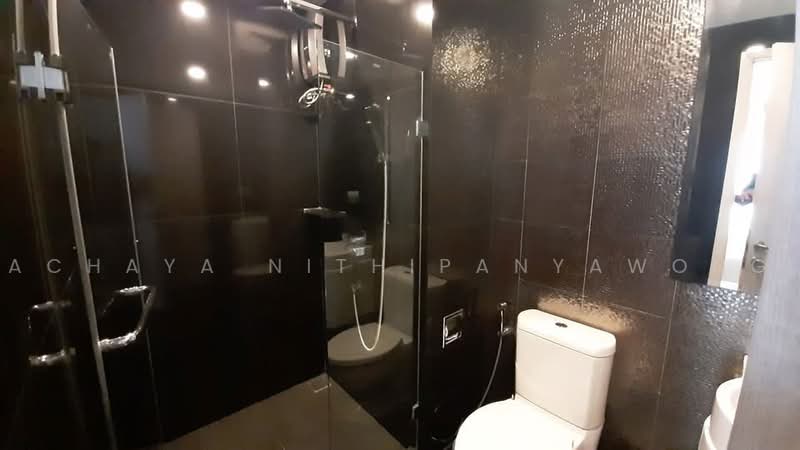 Rhythm Sukhumvit 36-38, Bangkok, 55 Soi Sukhumvit 36, Sukhumvit Road, Phra Kanong, Khlong Toei, Bangkok, 2 Bedrooms, 56 sqm, Condo For Rent, by Achaya Nithipanyawong, 500460238 - DDproperty.com