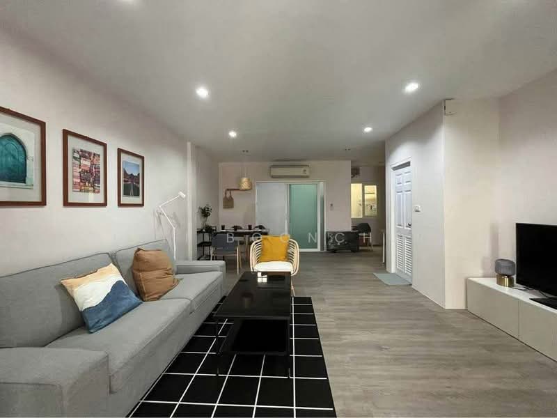 The Exclusive Pattanakarn 44, Bangkok, Soi Phatthanakan 44, Phatthanakan Road, Suan Luang, Bangkok, 3 Bedrooms, 250 sqm, Townhouse For Rent, by Thiti Boonchurn, 500460287 - DDproperty.com