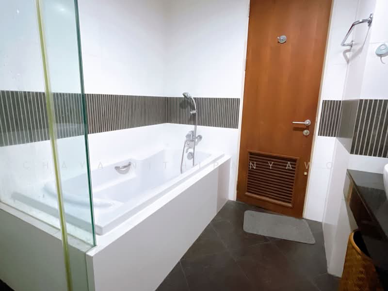Urbana Sathorn, Bangkok, 55 South Sathorn Road, Thung Maha Mek, Sathon, Bangkok, 1 Bedroom, 70 sqm, Condo For Rent, by Achaya Nithipanyawong, 500460334 - DDproperty.com
