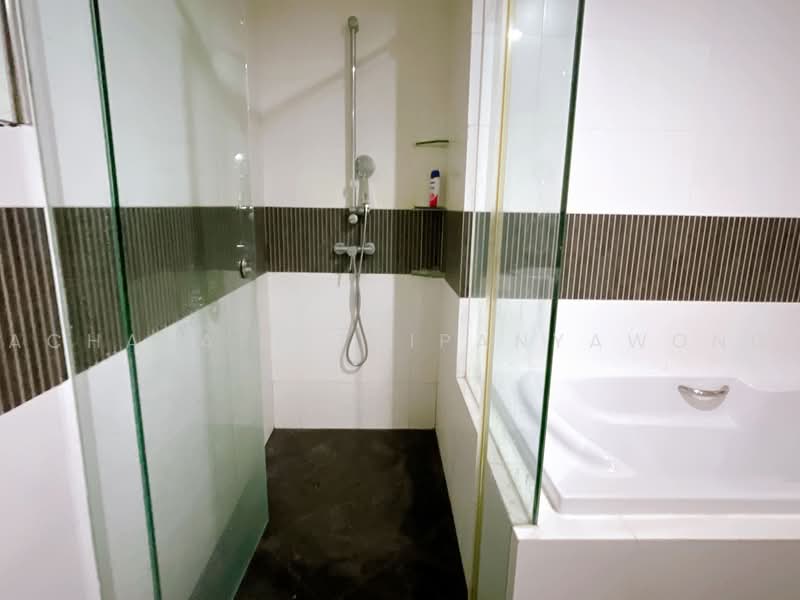 Urbana Sathorn, Bangkok, 55 South Sathorn Road, Thung Maha Mek, Sathon, Bangkok, 1 Bedroom, 70 sqm, Condo For Rent, by Achaya Nithipanyawong, 500460334 - DDproperty.com