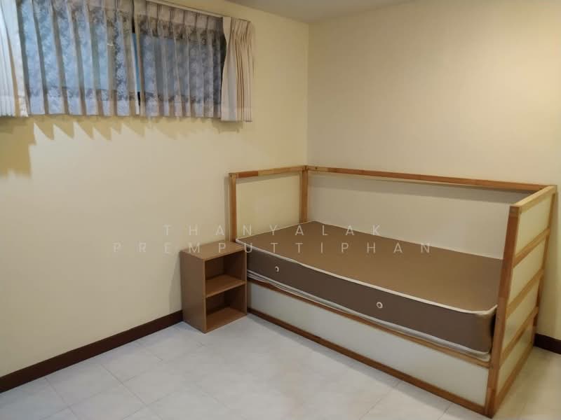 Royal Castle Sukhumvit, Bangkok, 30 Soi Sukhumvit 39, Khlongtoei Nua, Watthana, Bangkok, 3 Bedrooms, 120 sqm, Condo For Sale, by Thanyalak Premputtiphan, 500460346 - DDproperty.com