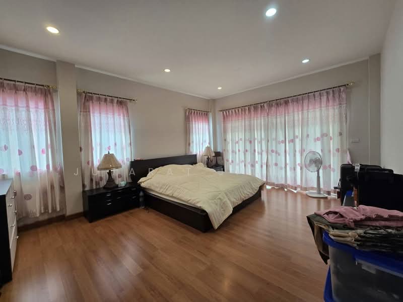 Casa Ville Ramkhamhaeng-Wongwaen, Bangkok, Soi Rat Phatthana (Soi Misteen), Ramkhamhaeng Road, Saphan Sung, Bangkok, 4 Bedrooms, 275 sqm, Single Detached House For Sale, by Jutarat Jitmun, 500460351 - DDproperty.com